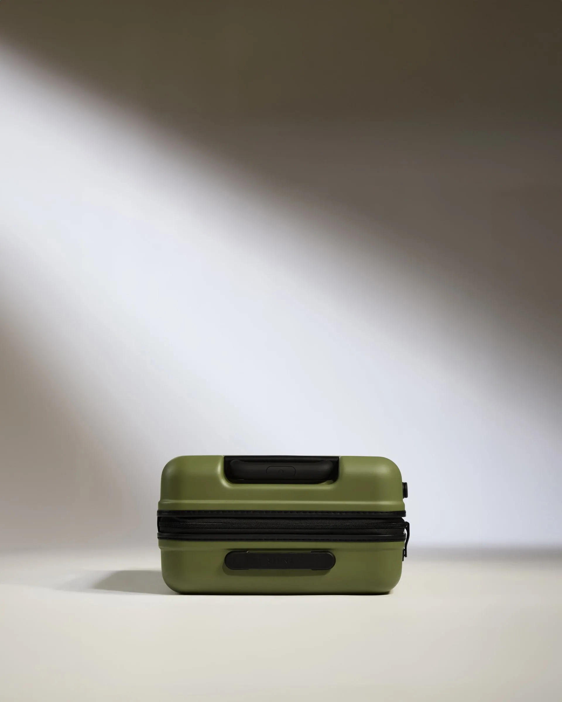 Cabin Suitcase in Fern Green - Icon Stripe