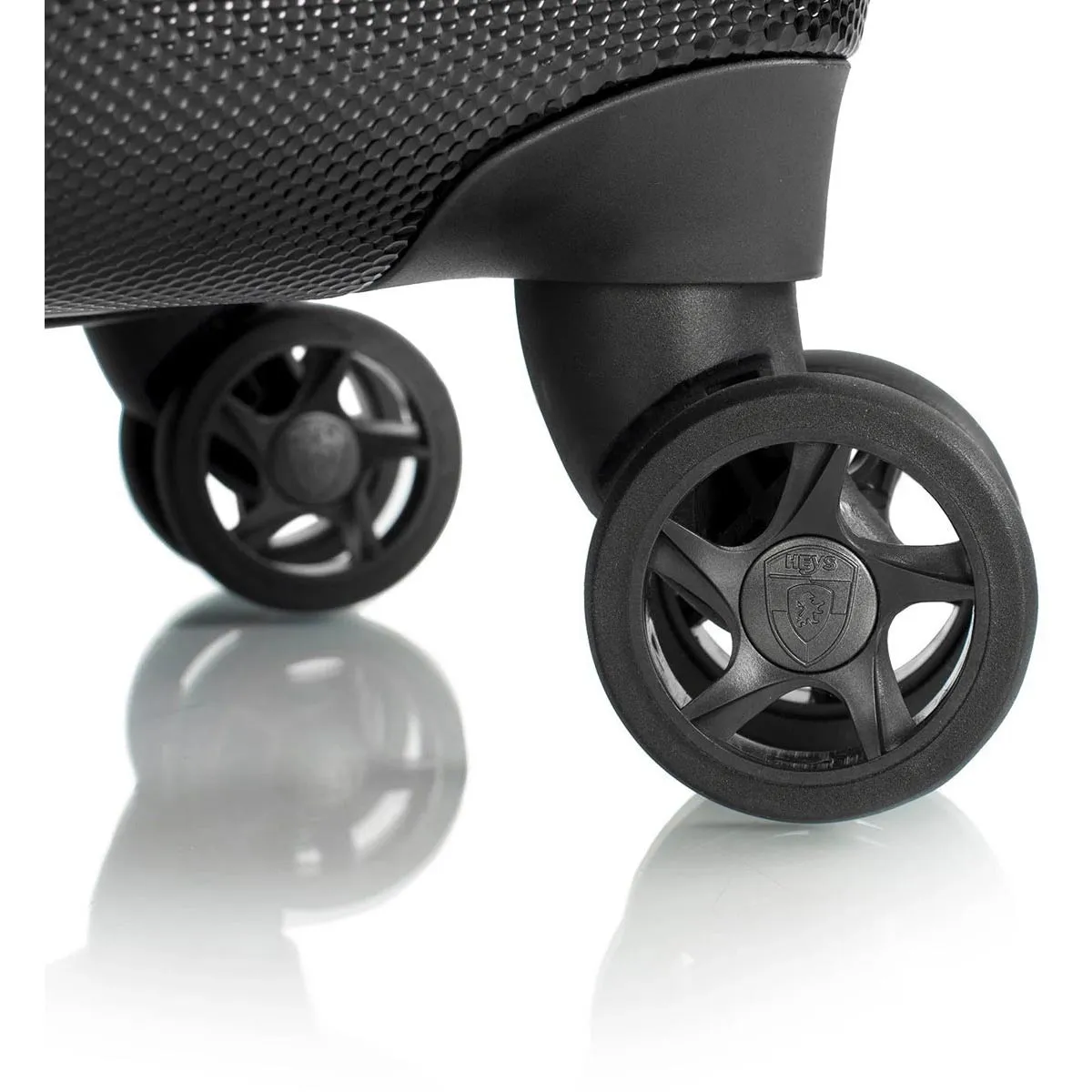 Heys Vantage 21" Smart Access™ Spinner