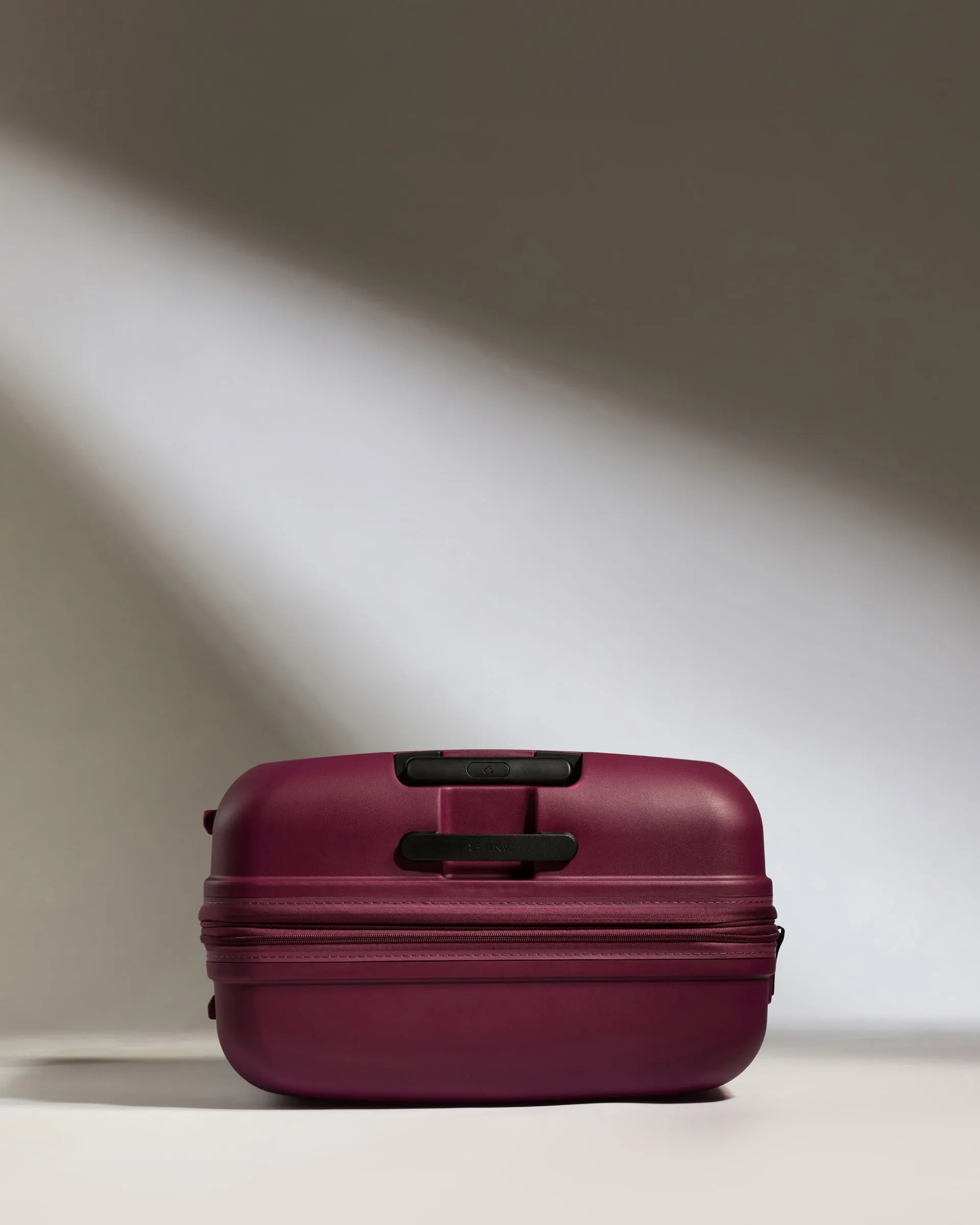 Large Suitcase in Heather Purple - Single Stripe