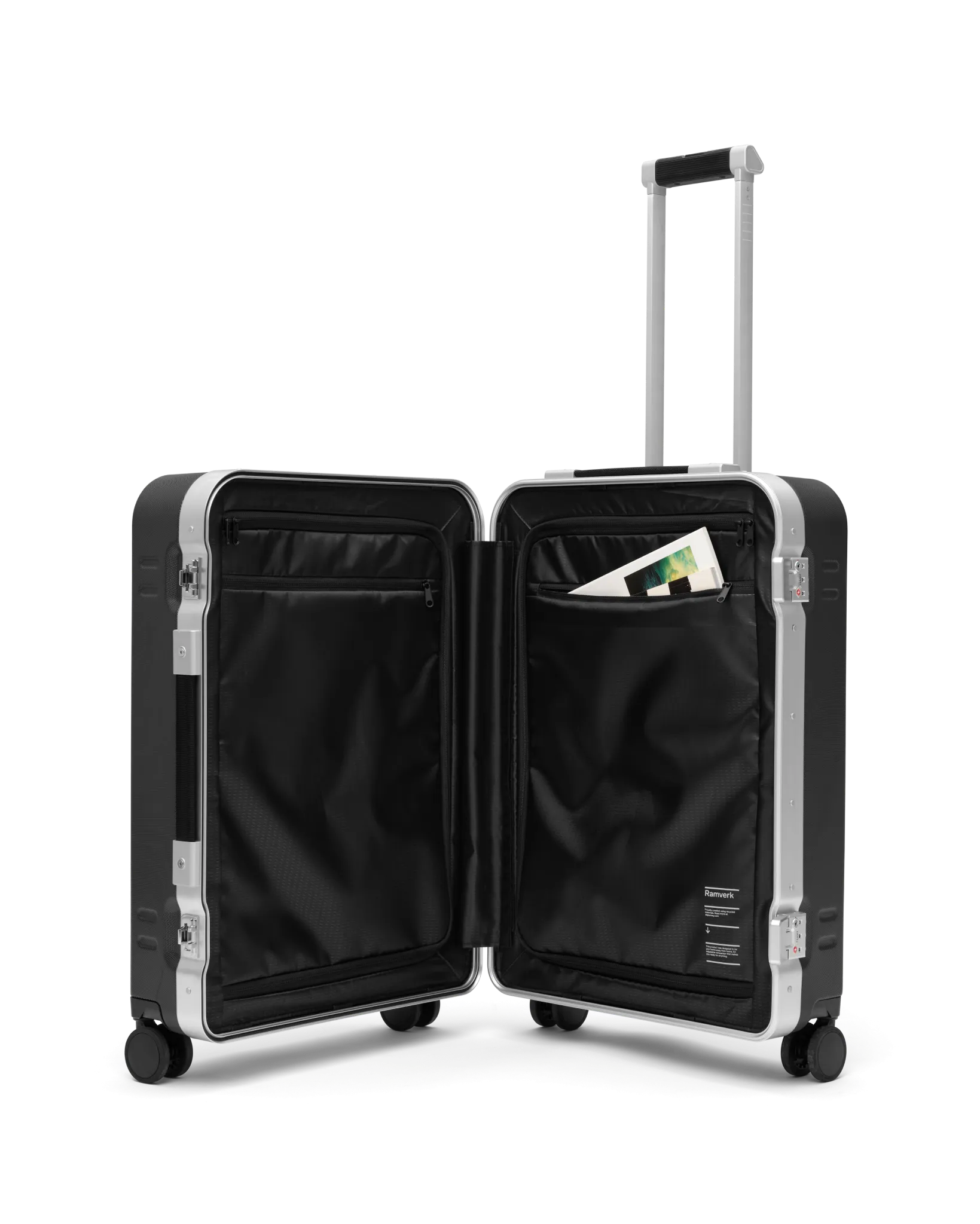 Ramverk Pro Check-in Luggage Medium Black Out