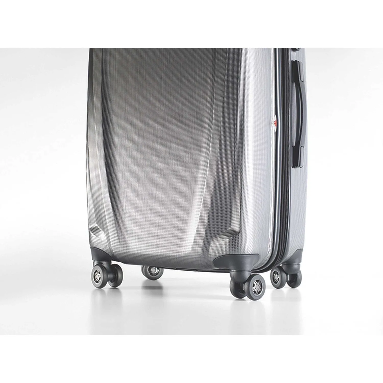 Samsonite Pursuit DLX Plus Medium Expandable Spinner