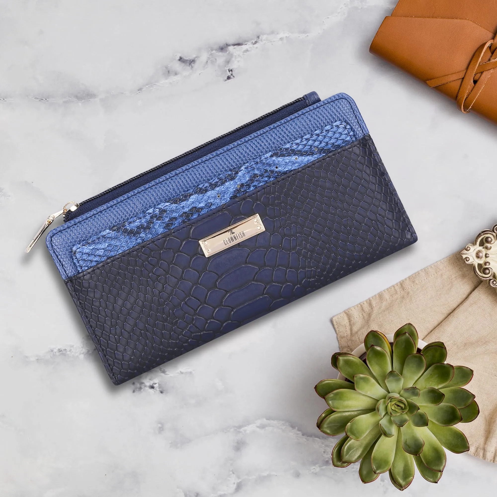 THE CLOWNFISH Prospera Collection Crocodile Finish Faux Leather Bi-Fold Womens Wallet Clutch Ladies Purse with Separate Multiple Cards Holder (Midnight Blue)